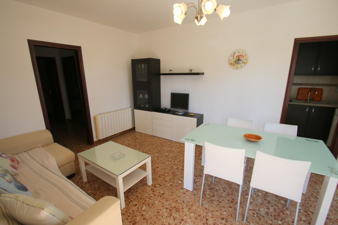 Casa Rosales 4 Apartment กัมบริลส์ ภายนอก รูปภาพ