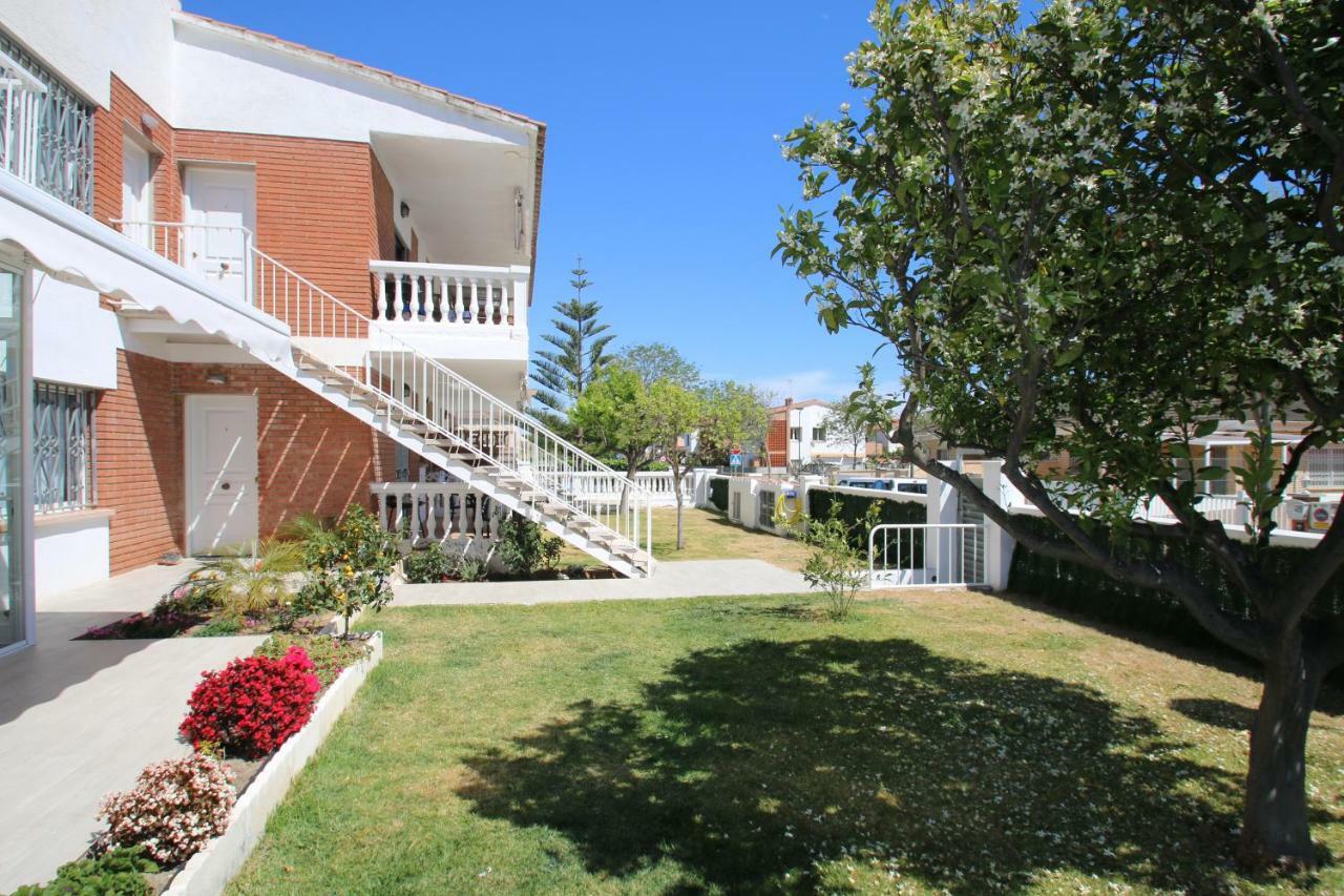 Casa Rosales 4 Apartment กัมบริลส์ ภายนอก รูปภาพ